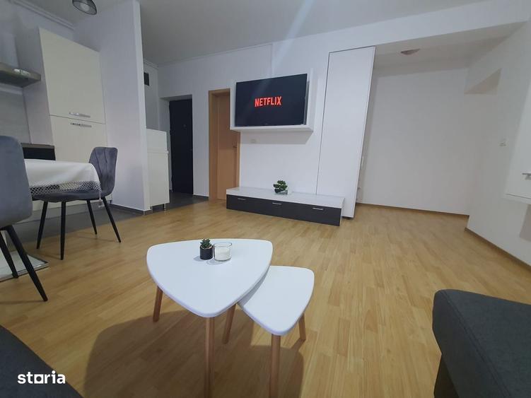 Apartament cu 3 camere semidecomandat în Lipovei