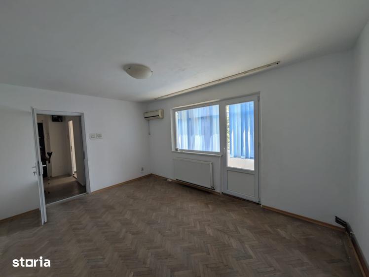 Apartament cu 3 camere decomandat în Vest