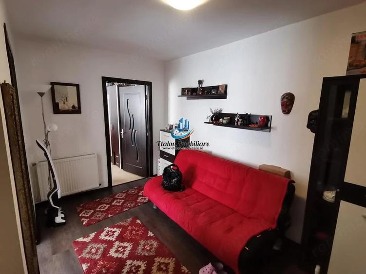 Garsonieră decomandată în Precista