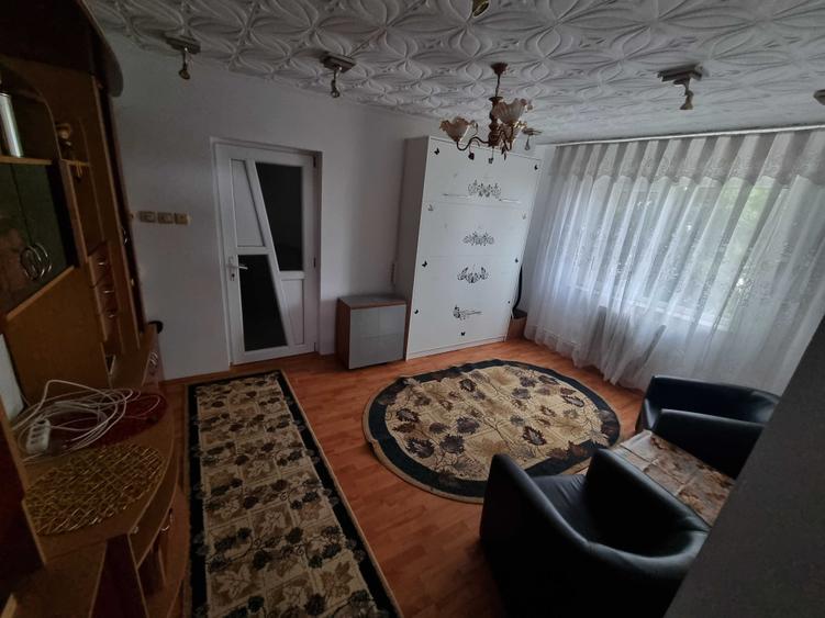Apartament cu 2 camere semidecomandat în 23 August