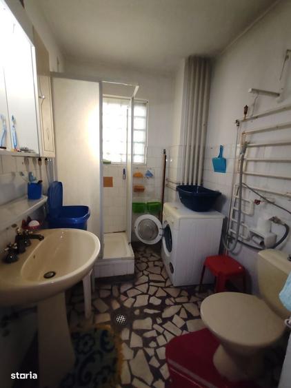 Casă cu 4 camere în Ștefănești