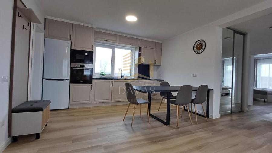 Apartament cu 4 camere semidecomandat, mobilat în Borhanci