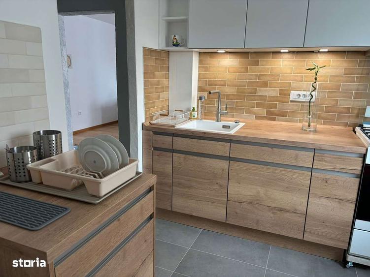 Apartament cu 2 camere decomandat în Tractorul