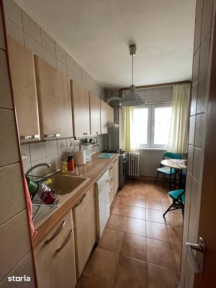 Apartament cu 4 camere decomandat în Drumul Taberei
