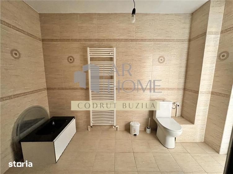 Casă cu 7 camere cu Teren 962 Mp în Mănești