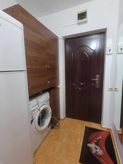 Garsonieră semidecomandată în Micro 3