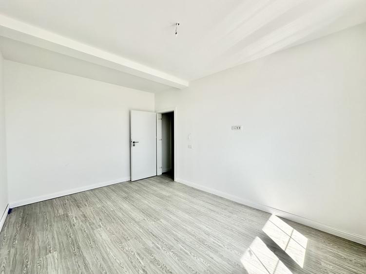 Duplex cu 4 camere cu Canalizare în Moșnița Veche