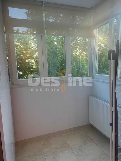 Apartament cu 3 camere decomandat, mobilat în Apărătorii Patriei