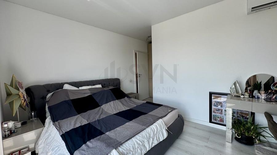 Apartament cu 4 camere semidecomandat, mobilat în Parcul Carol