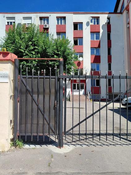 Garsonieră semidecomandată în Regie