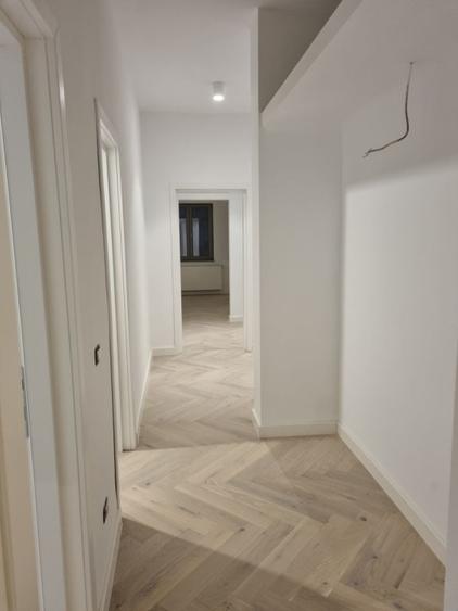 Birou, de 141 mp, în Primăverii