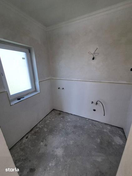 Casă cu 4 camere cu Canalizare în Central
