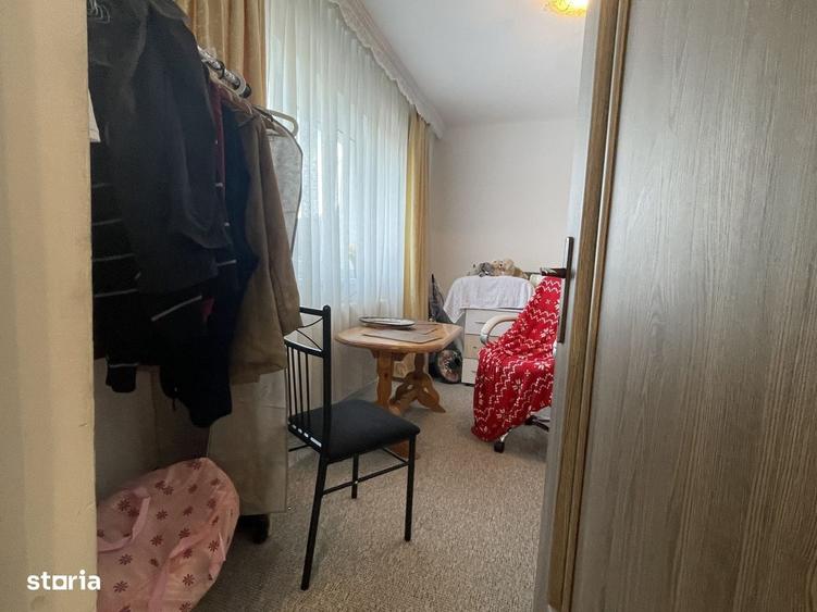 Casă cu 4 camere în Cârlig