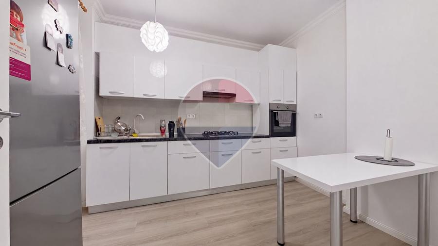 Apartament cu 2 camere decomandat, mobilat în Semicentral