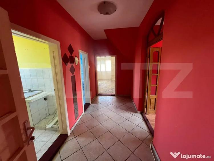 Casă cu 6 camere cu Teren 1032 Mp în Central