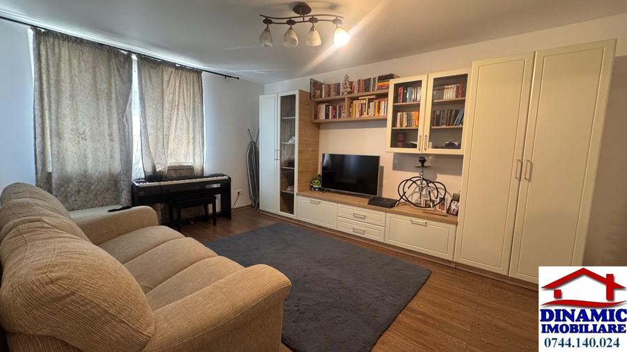 Apartament cu 2 camere decomandat în Central