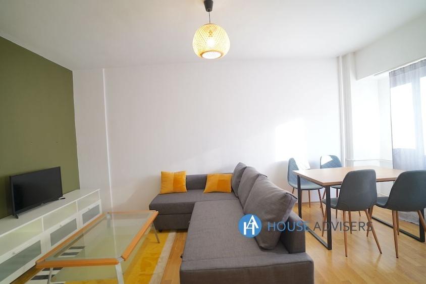 Apartament cu 3 camere, mobilat în Romană