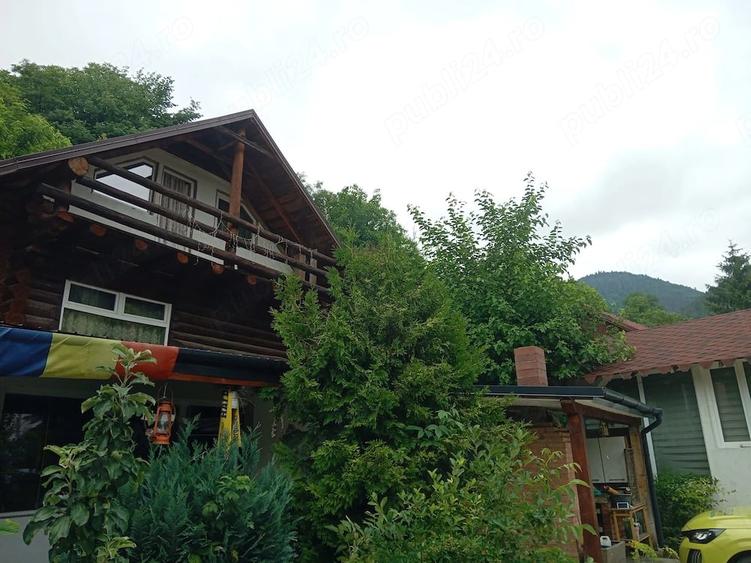 Casă cu 3 camere cu Teren 1200 Mp în Central