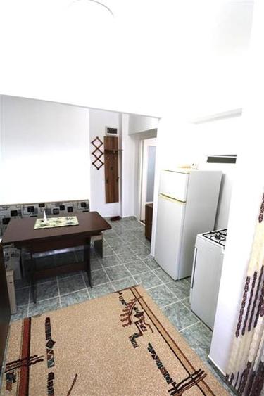 Apartament cu 2 camere semidecomandat în Șagului
