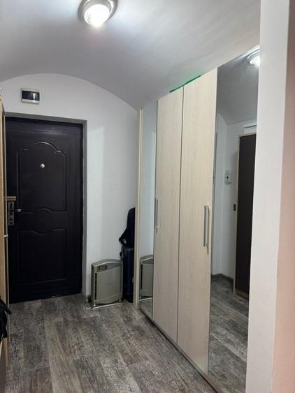 Garsonieră decomandată în Stana
