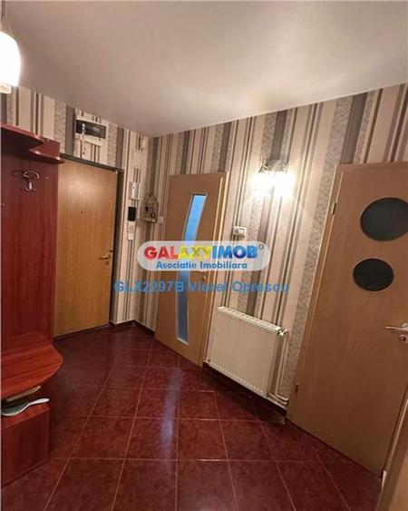 Apartament cu 4 camere decomandat, mobilat în Titan