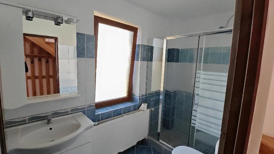 Casă cu 5 camere cu Teren 800 Mp în Central