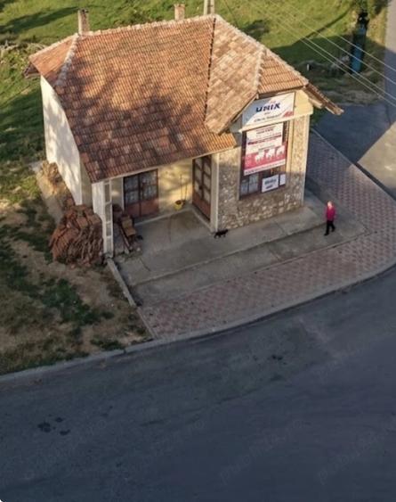 Spațiu comercial, de 100 mp, în Bala