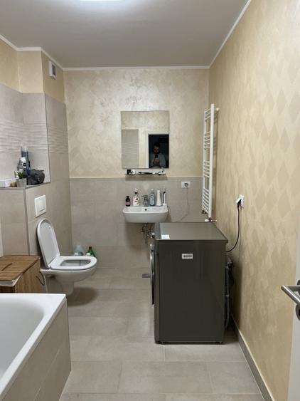 Apartament cu 2 camere decomandat, mobilat în Tractorul