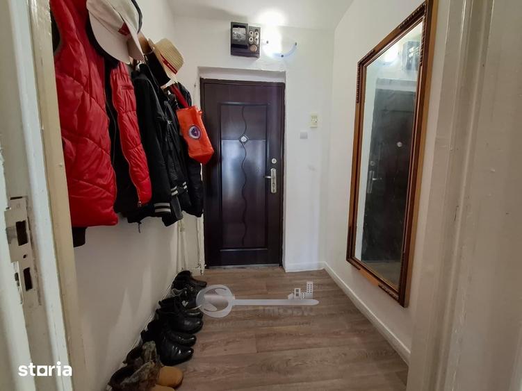 Apartament cu 2 camere în Podu Roș