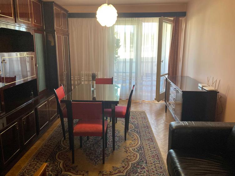 Apartament cu 3 camere decomandat în 1 Decembrie 1918