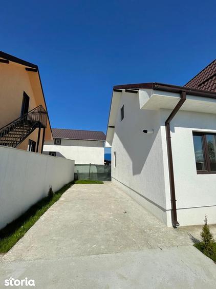 Casă cu 4 camere cu Teren 400 Mp în Lumina