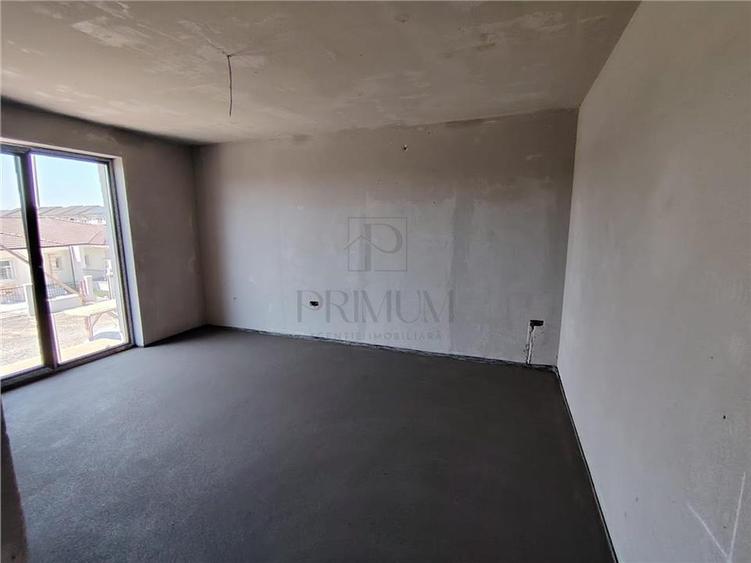 Duplex cu 4 camere cu Canalizare în Moșnița Veche
