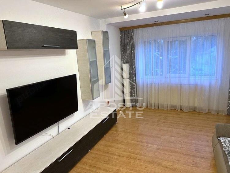 Apartament cu 3 camere decomandat, mobilat în Girocului