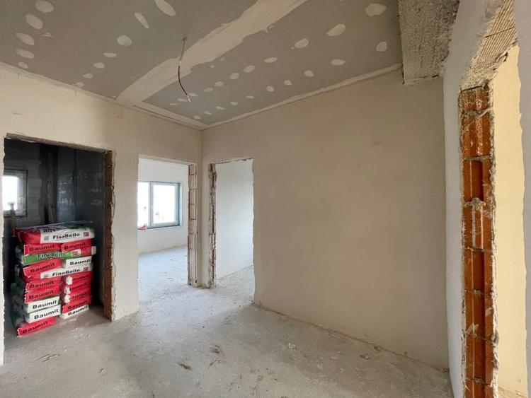 Duplex cu 4 camere cu Canalizare în Moșnița Veche