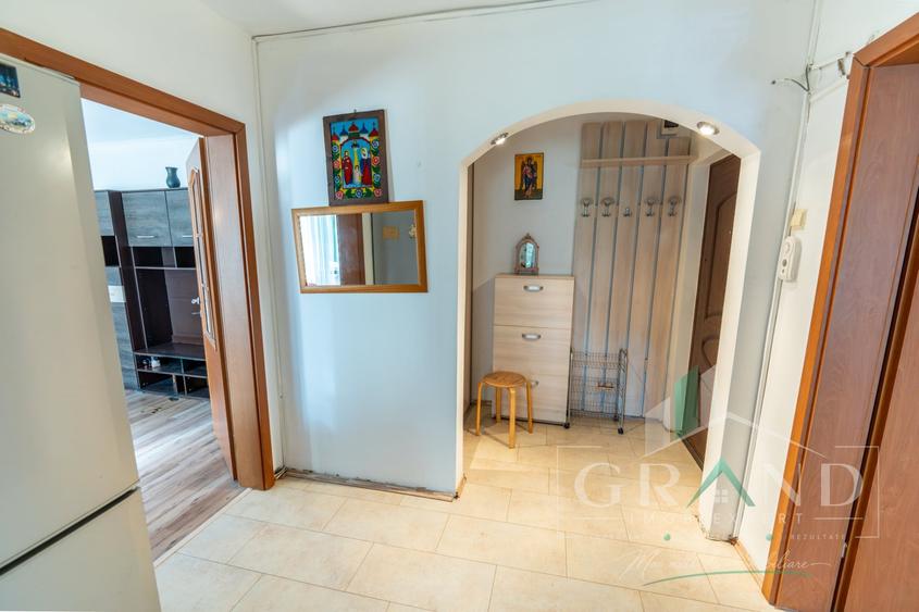 Apartament cu 3 camere semidecomandat, mobilat în Mănăștur