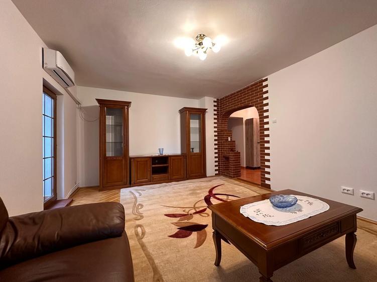 Apartament cu 3 camere decomandat în Gară