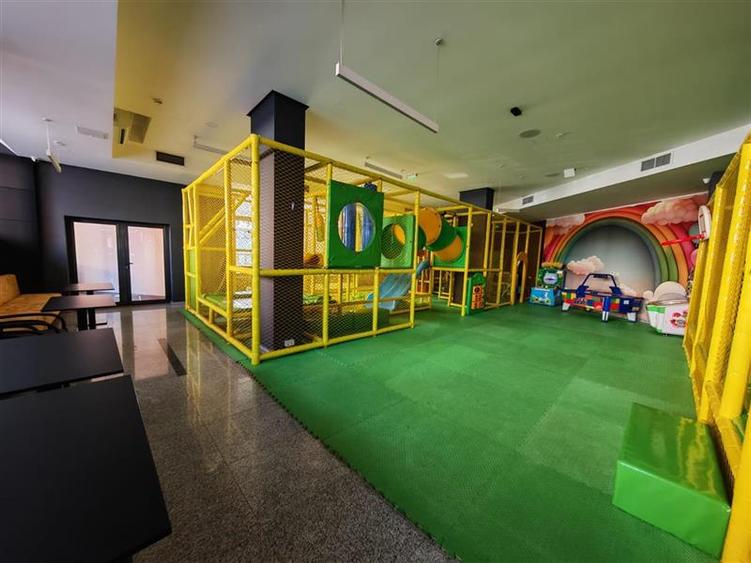 Spațiu comercial, de 183 mp, în Central