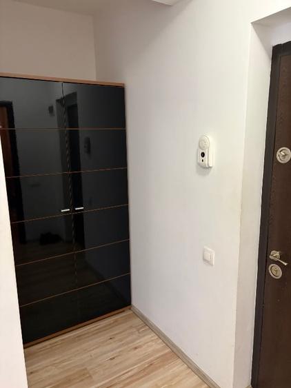 Apartament cu 3 camere decomandat, mobilat în Titan