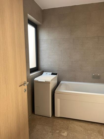 Penthouse cu 4 camere semidecomandat, mobilat în Pipera