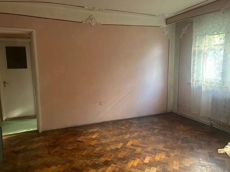 Apartament cu 3 camere semidecomandat în Grigorescu