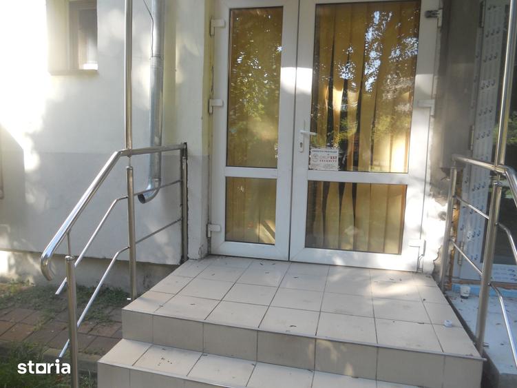 Spațiu comercial, de 50 mp, în Central