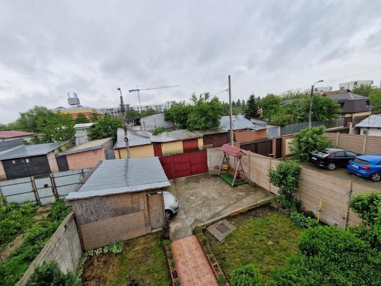 Casă individuală cu 6 camere cu Canalizare în Drumul Taberei