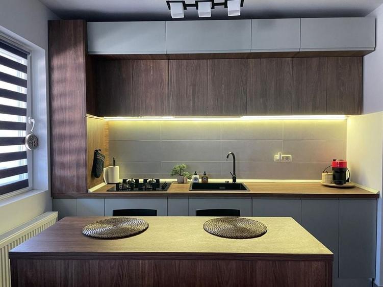Apartament cu 3 camere semidecomandat în Fundeni