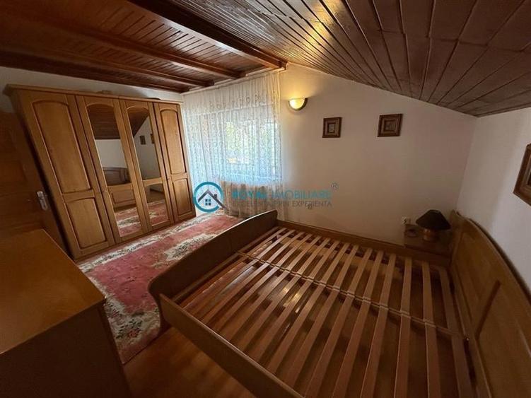 Casă individuală cu 7 camere cu Canalizare în Cioceanu