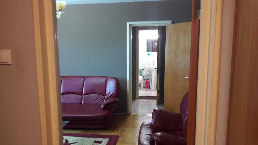 Apartament cu 3 camere în Berceni