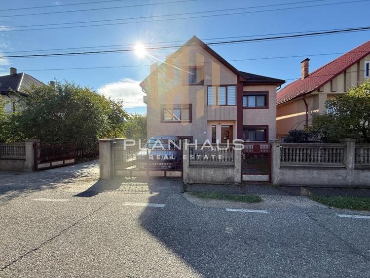 Casă cu 5 camere cu Canalizare în Săsar