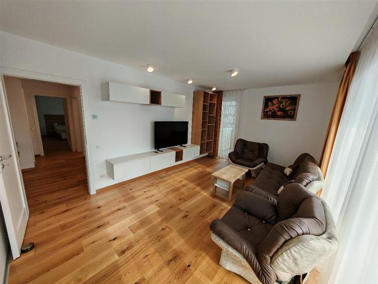 Apartament cu 3 camere decomandat, mobilat în Astra