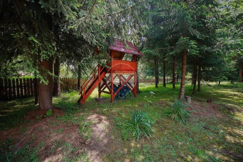 Casă individuală cu 12 camere cu Teren 3326 Mp în Arieșeni