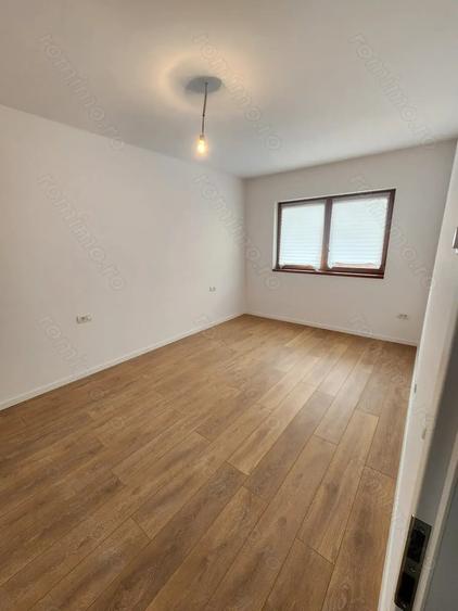 Casă cu 4 camere cu Teren 325 Mp în Moșnița Veche