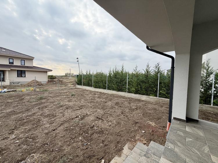 Duplex cu 5 camere cu Canalizare în Dumbrăvița